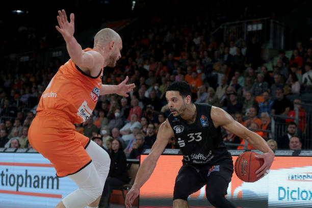 皇萨天花板 皇萨天花板