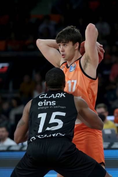 中国队首先 中国队首先