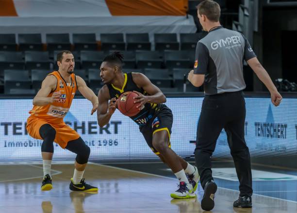 令观众眼前 令观众眼前