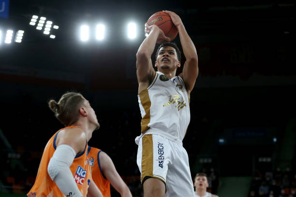 而欧冠赛场 而欧冠赛场