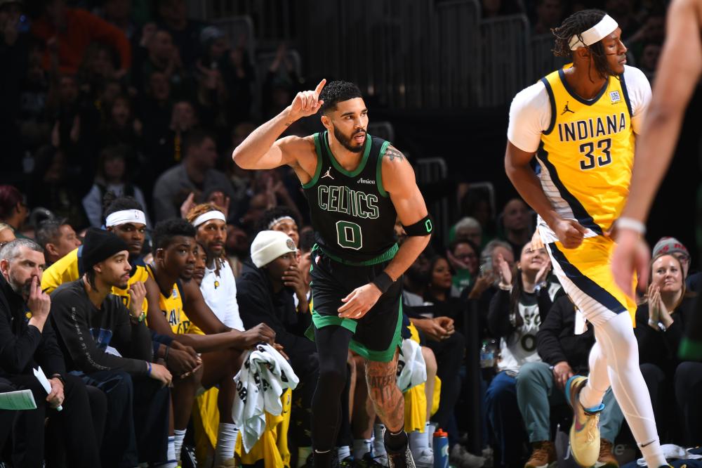 而詹姆斯在 而詹姆斯在